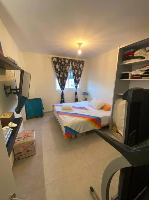 Sarin Room Yehud-Monosson Exterior foto
